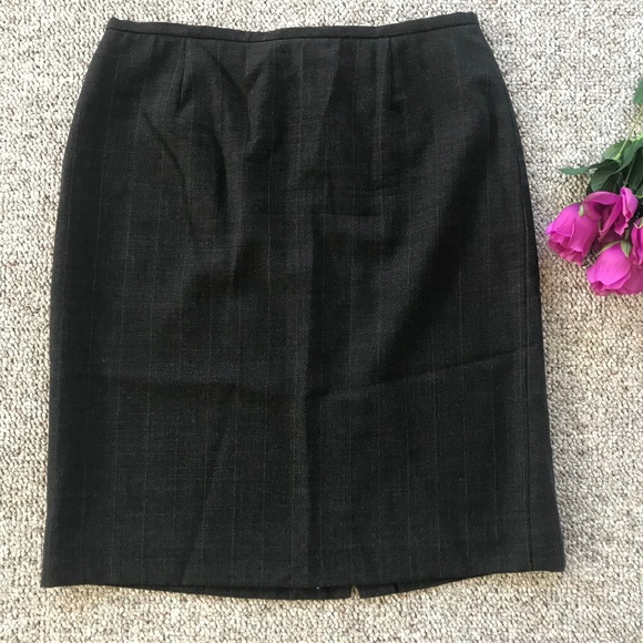 Ann Taylor Dresses & Skirts - Ann Taylor Pin Striped Business Dress Skirt Sz 10